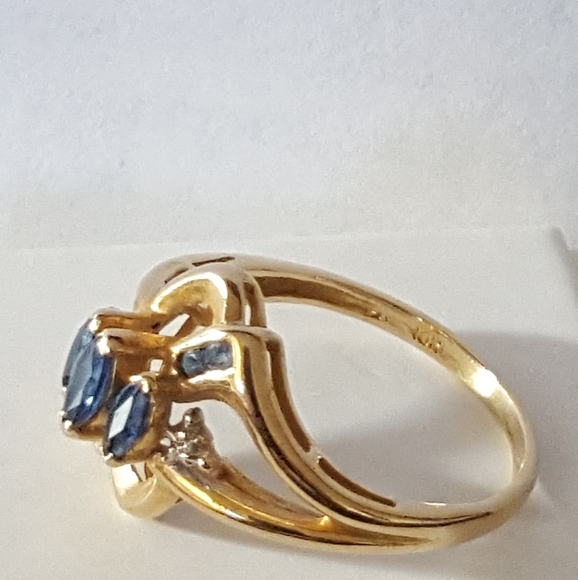 #314, 10k Real gold, SAPPHIRE STONES AND REAL SMALL DIAMONDS, 2.31g Sz 5.5 - Picture 5 of 6